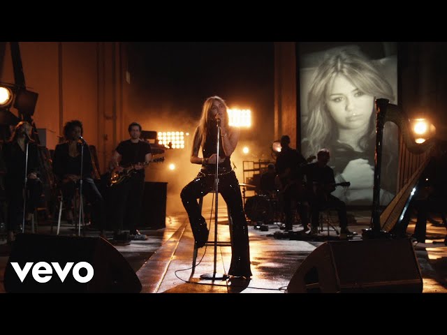 Miley Cyrus - Younger You (From the "Hannah Montana 20th Anniversary Special")