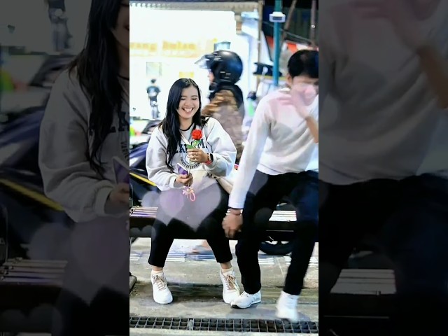 A bored girl finally smiles 🤭 #shortvideo #viralvideo #funny