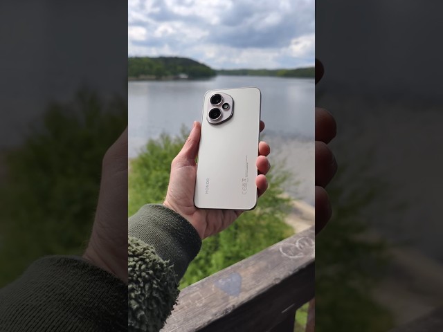 Guess the Phone ZOOM. honor 400 or 400 Pro?