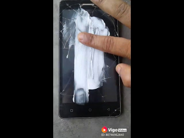 Fix scratches on mobile phone screen with toothpaste