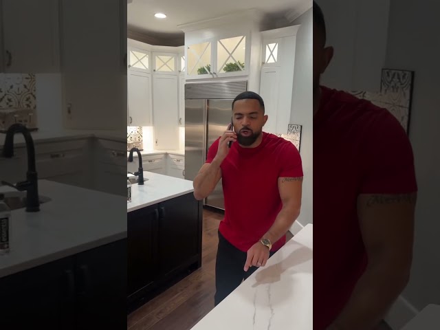 When Anthony hears Amber on the phone with Wayne!