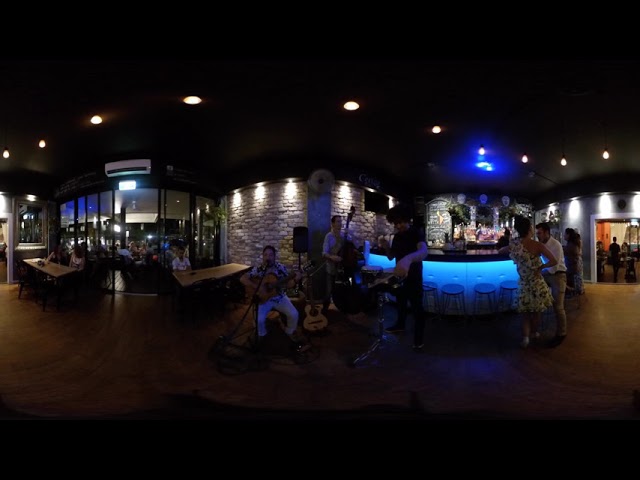Nelson Mansilla OldSchool Cuban at Fogata Bar 360 VR Life Footage