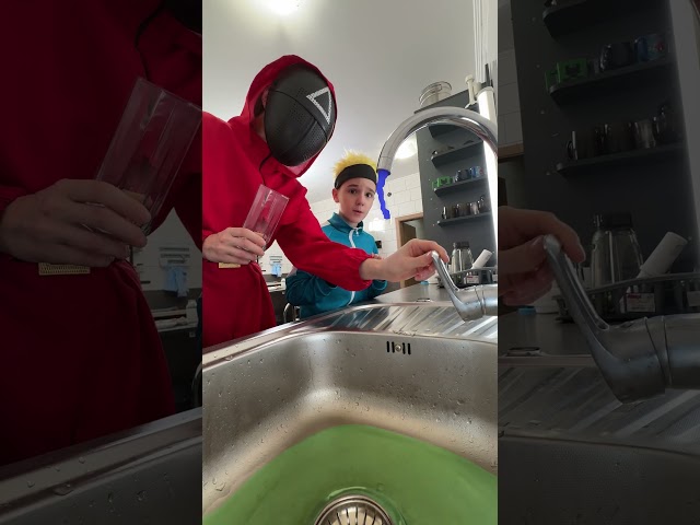 SQUID GAME - invisible water season