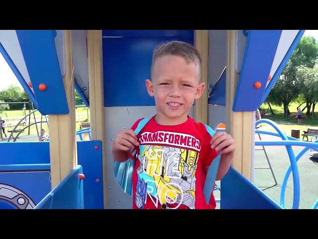 Sofia play on Playground in the Park! The Floor is Lava