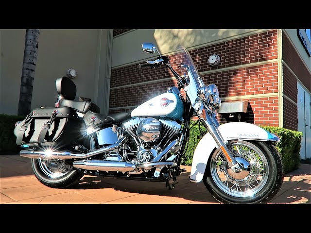 2017 Harley-Davidson Heritage Softail Classic (FLSTC)│Test Ride and Review