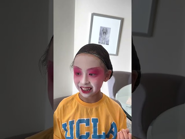 京剧从化妆到演出                                          How to make up for Beijing Opera