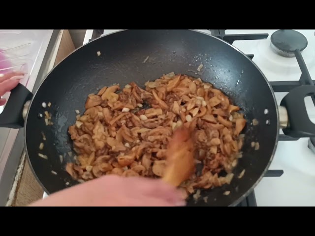 Evička a Silvia zase varili.