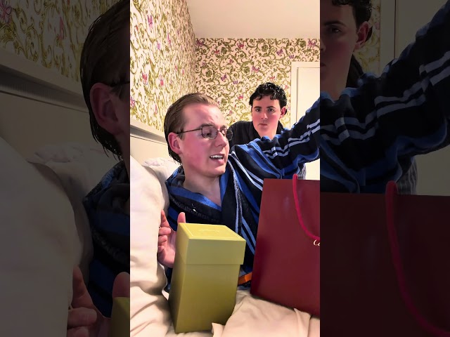 #cartier #umboxing #couple #luxury #boyfriend #dating #explore #reels #reelsinstagram #fyp #foryou