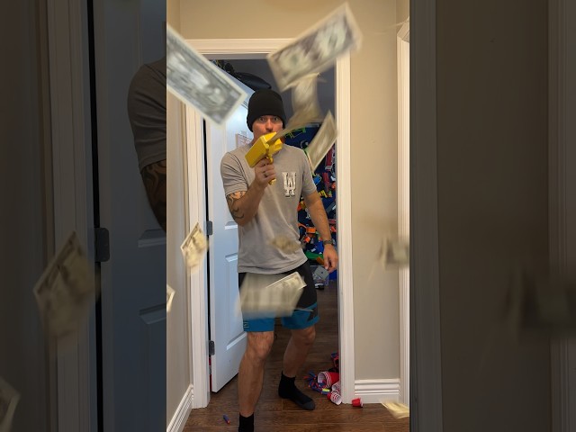 NERF WAR CLONES: Money Gun!