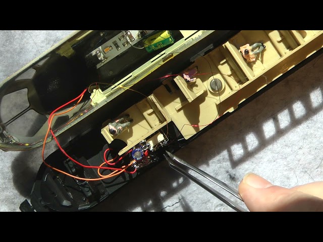 Wolfgang's Märklin model railway ET 403 Lufthansa goes digital, gets red and white LEDs, Part 3