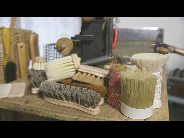 Brush makers: tradition and present