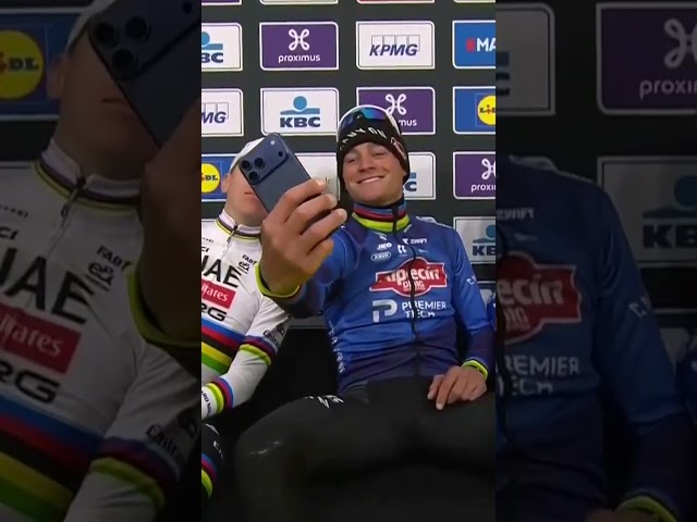 An iconic selfie 🤳😆