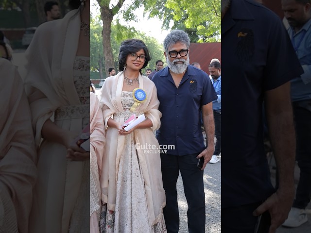#Sukumar with family celebrating daughter #SukritiveniBandresdi's National Award win | Gulte