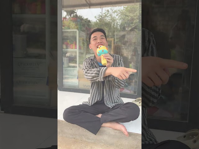 A poor mother's love, even though tired, is always resilient ❤️ Ka #shorts #kindness #mother