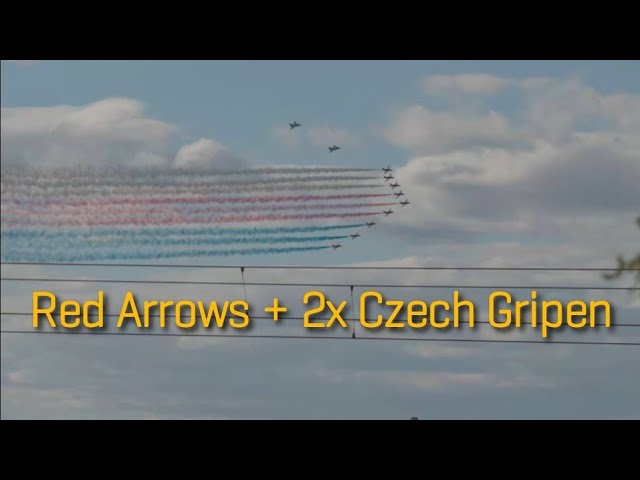 Red Arrows + 2x Gripen nad Prahou z Krejcárku, 18.9.2025