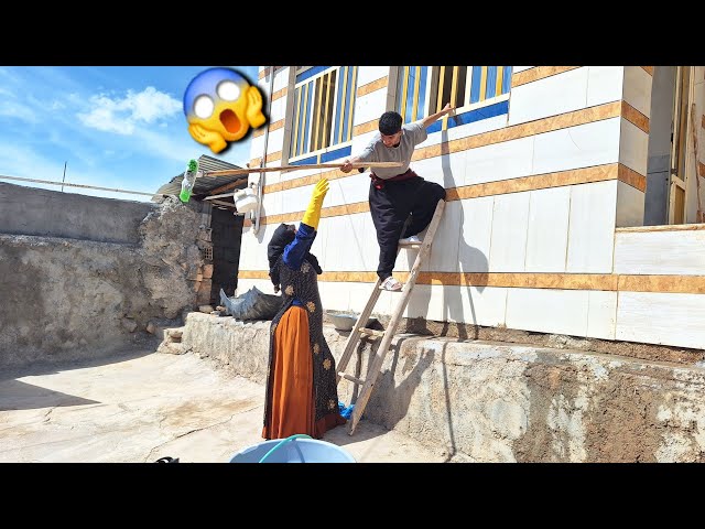 😱 A confession of love on a ladder… but a fall that destroyed everything!