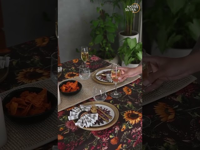 Eclectic Accents Meet Rustic Charm in This Inviting Dining Nook ✨.