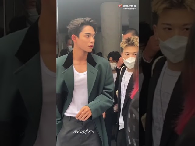 LUCAS FOCUS - He is so handsome II NCT, Way V #moments #Shorts