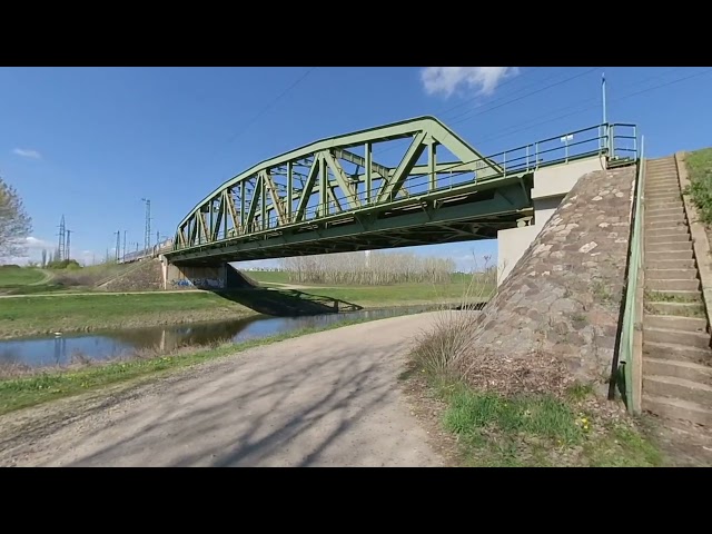 Stadler EURODUAL crossing the bridge - 3D train video