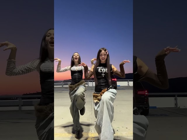 no way they are back @elsarca #nevada #tiktok #dance #trend #bestfriend #bestie