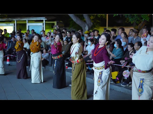 The most popular Tibetan dance "Treasures of the Earth"