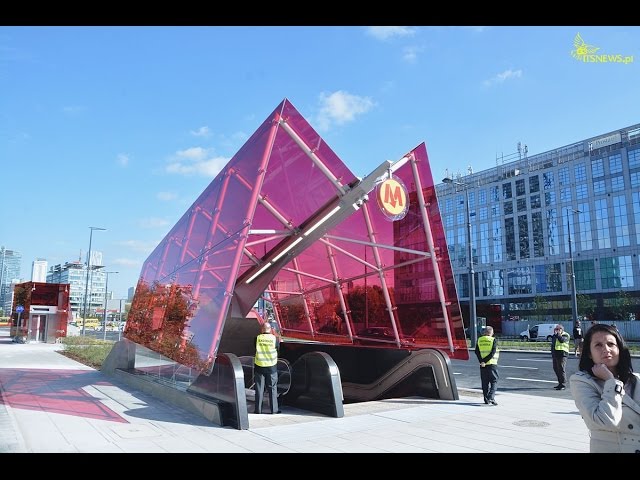 Pierwszy publiczny przejazd metra pod dnem Wisły. Warszawa Metro 2014