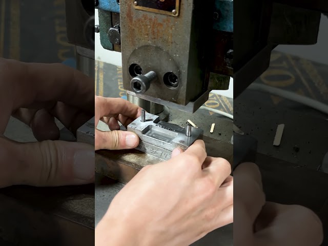 How to install letter metal logo on bags? how to attach letter logo on bag? affix letter logo to bag