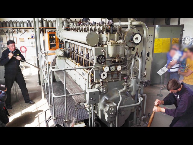 Start Up of a WW2 Submarine Diesel Engine of a German U-Boat 🔊